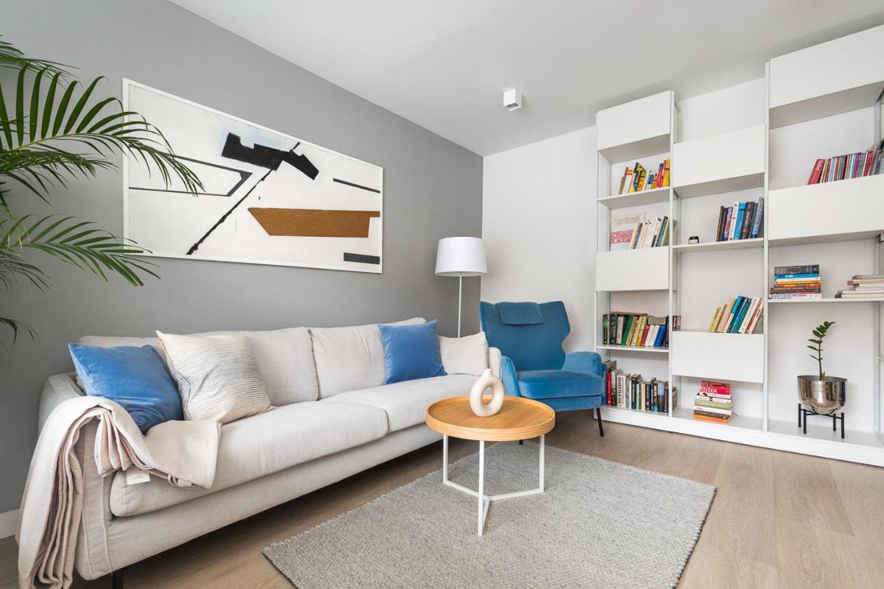Apartament Bielany: Metro-Adjacent with Catered Meals & Parking Warsaw Exterior photo