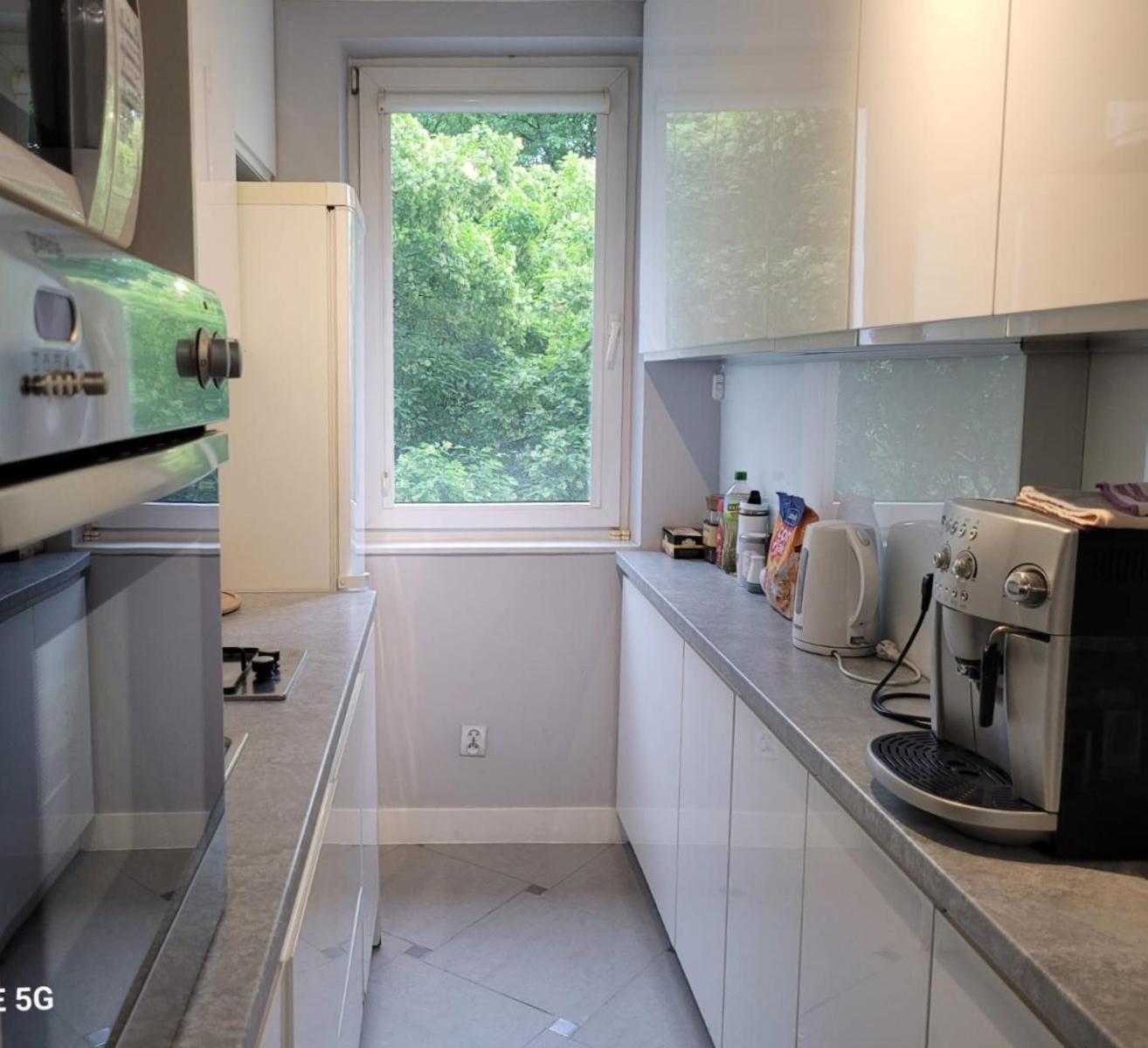 Apartament Bielany: Metro-Adjacent with Catered Meals & Parking Warsaw Exterior photo